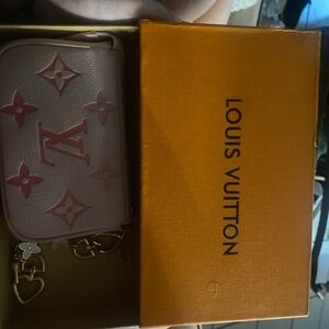 Louis Vuitton Pink Clutch With Original Packaging And All Three Chains